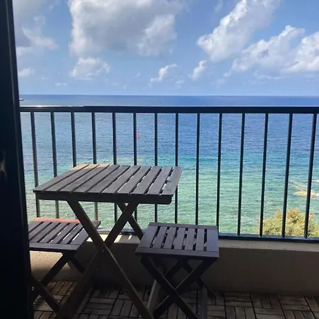 Appartement Front High End Apartment, Direct Sea Views. Marsalforn