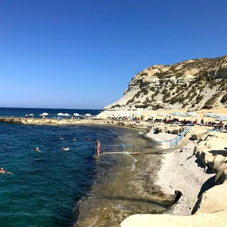 Front High End Apartment, Direct Sea Views. Appartement