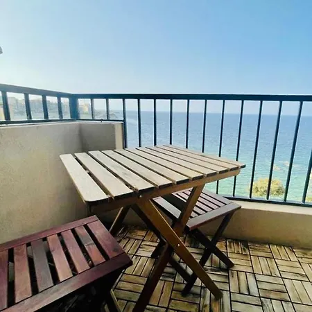 Front High End Apartment, Direct Sea Views. Apartment *