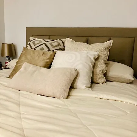 Front High End Apartment, Direct Sea Views. Марсалфорн