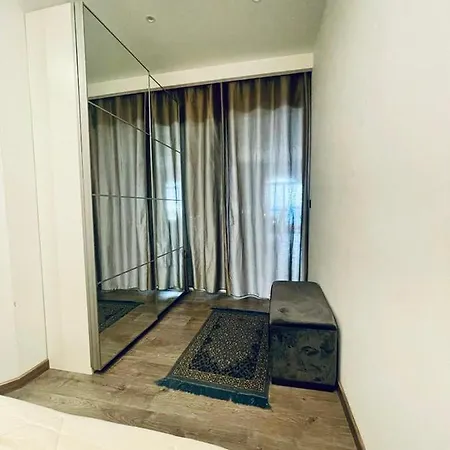 Front High End Apartment, Direct Sea Views. *