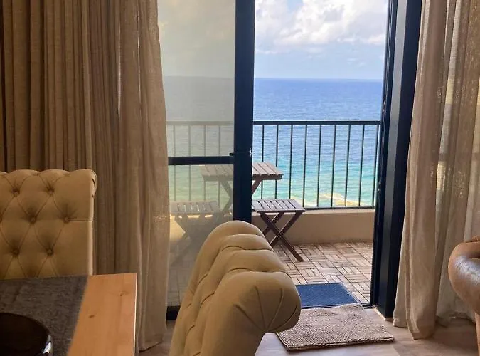 Front High End Apartment, Direct Sea Views. Apartment *