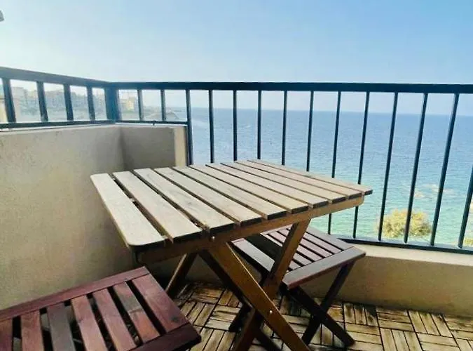 Front High End Apartment, Direct Sea Views. Apartment *