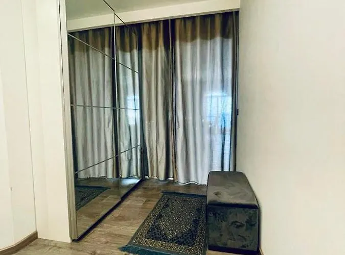 Front High End Apartment, Direct Sea Views. *